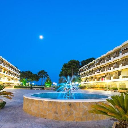 Ona Internacional Apartments กัมบริลส์ ภายนอก รูปภาพ