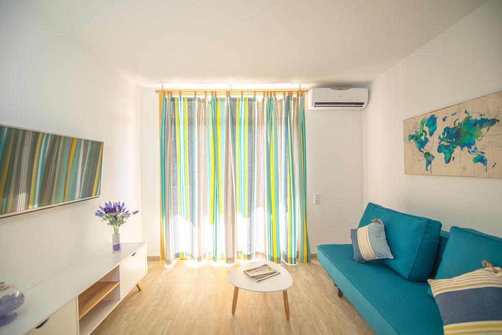 Ona Internacional Apartments กัมบริลส์ ห้อง รูปภาพ
